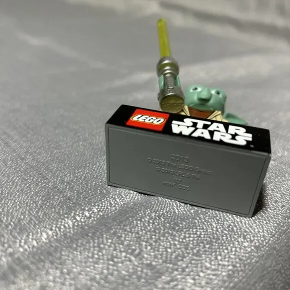 2013 Hallmark Keepsake Star Wars Lego Yoda Christmas Ornament - Picture 6 of 12